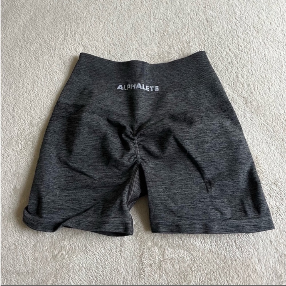 Alphalete amplify shorts - Titanium - add as bundle !